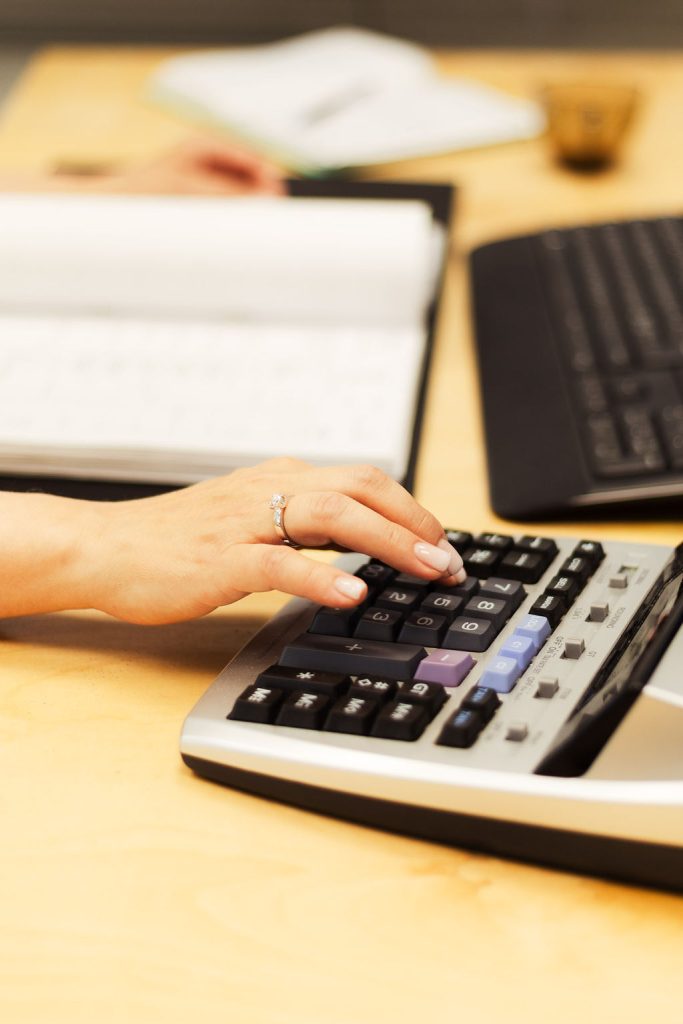 kirjanpito varkaus, laskin